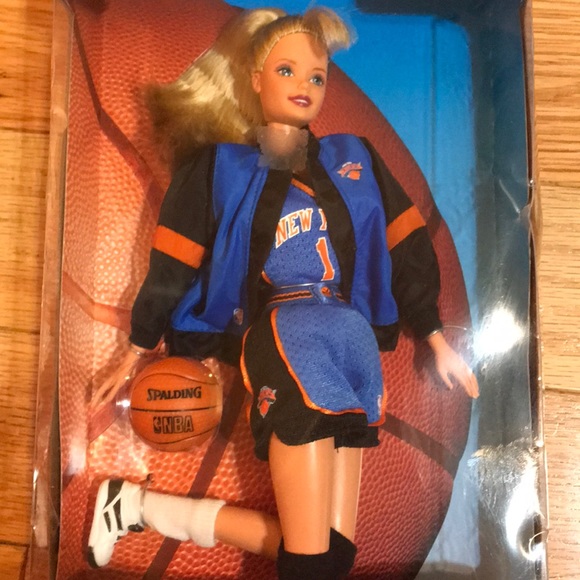 NBA Barbie knicks collectible New in box 1998 - Picture 2 of 10